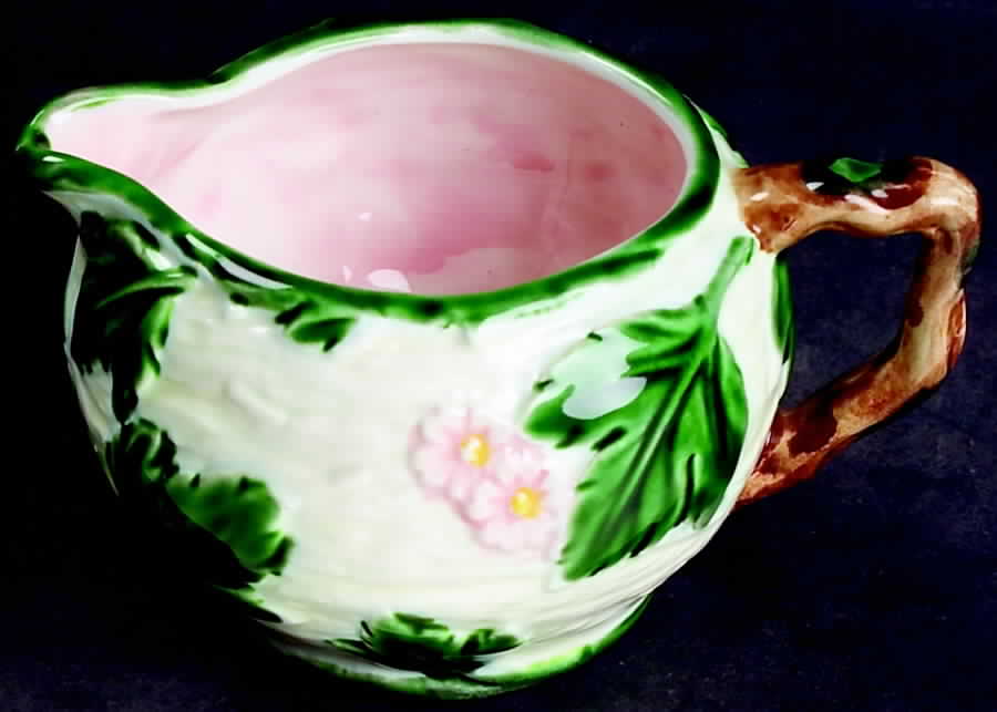 Ribbon & Bow Creamer by Haldon-1