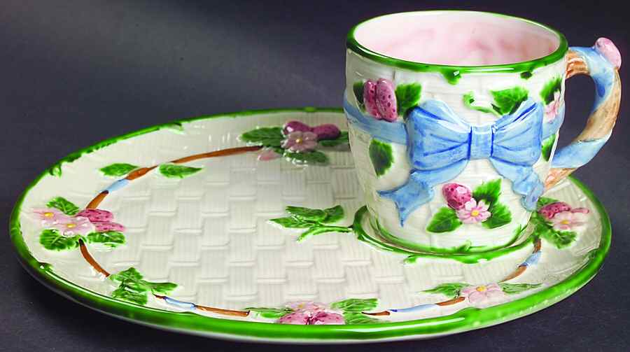 Ribbon & Bow Snack Plate & Cup Set by Haldon-1