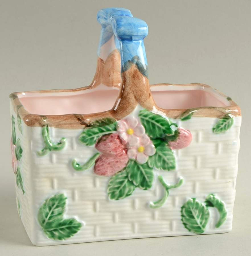 Ribbon & Bow 5" Handled Basket by Haldon-1