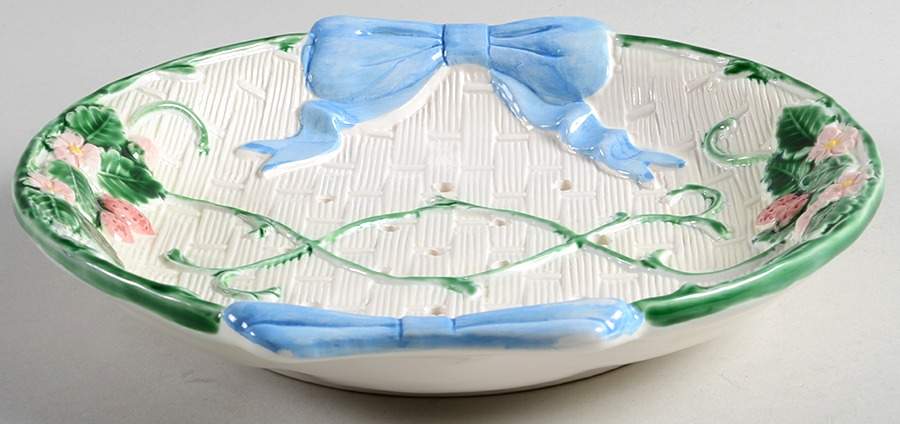 Ribbon & Bow Fruit Drainer Bowl by Haldon-1