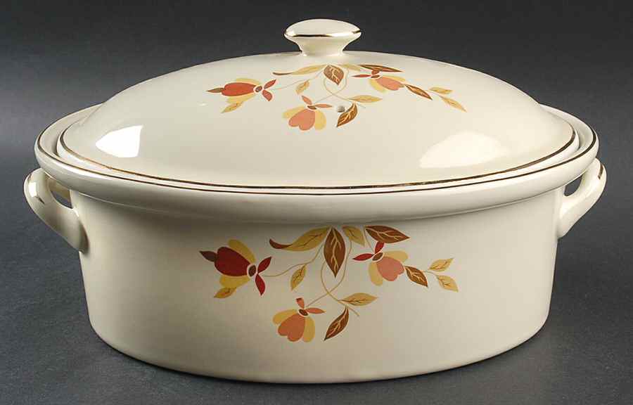 Autumn Leaf 3.5 Quart Oval Casserole Covered by Hall-1