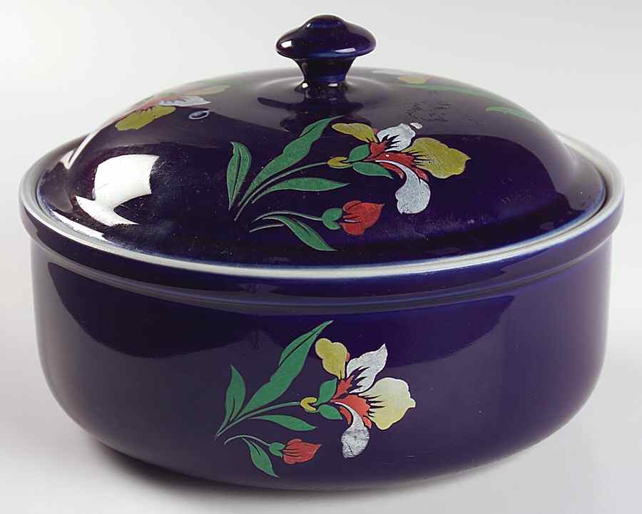 Blue Blossom #77 2 Qt Round Casserole & Lid by Hall-1