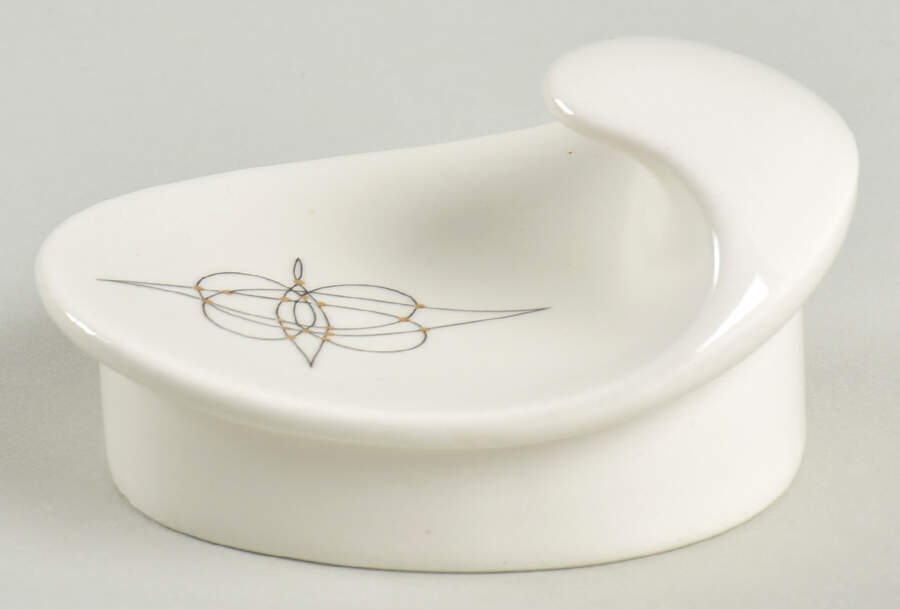 Fantasy (Eva Zeisel) Lid for Teapot by Hall-1
