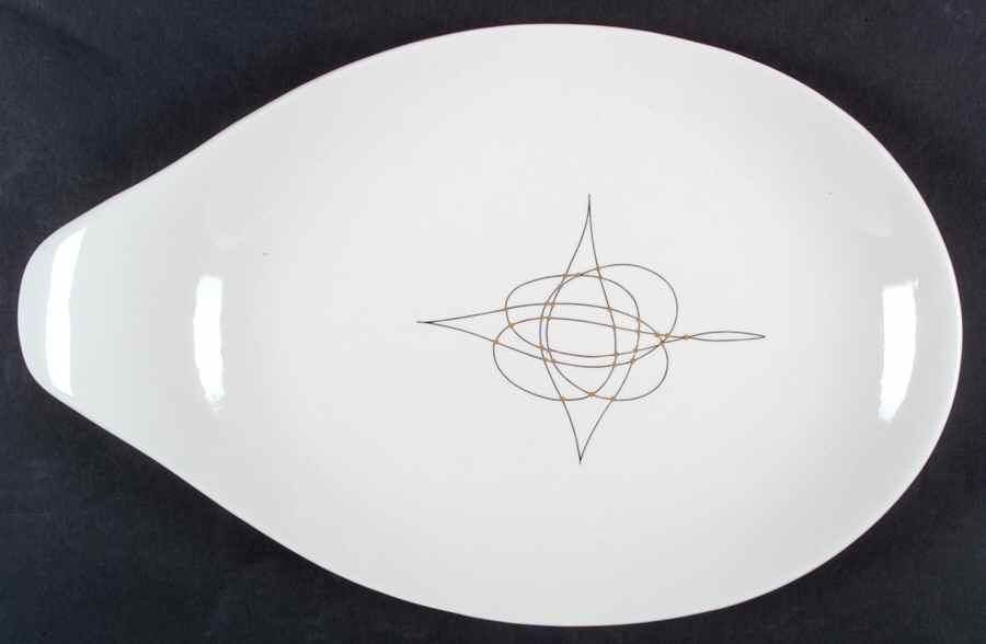 Fantasy (Eva Zeisel) 17" Oval Serving Platter by Hall-1