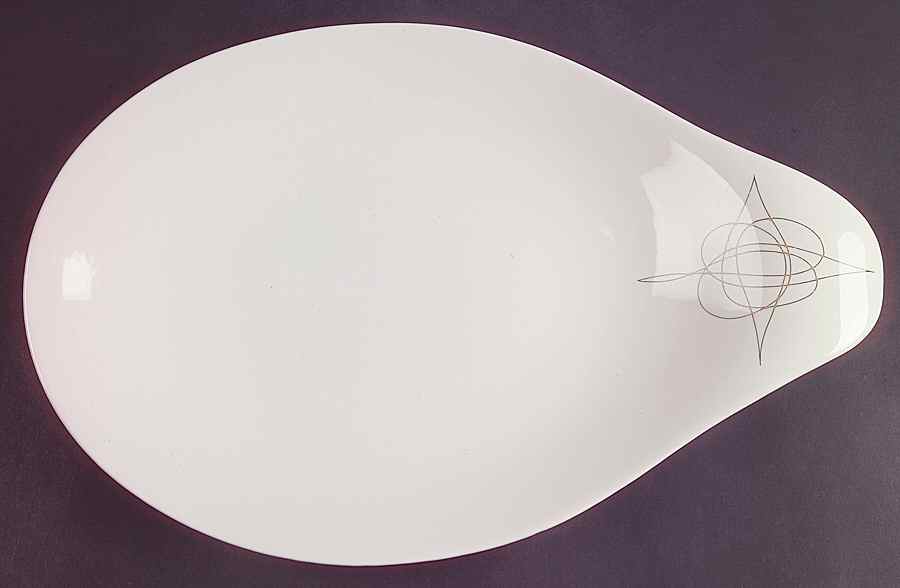 Fantasy (Eva Zeisel) 15" Oval Serving Platter by Hall-1