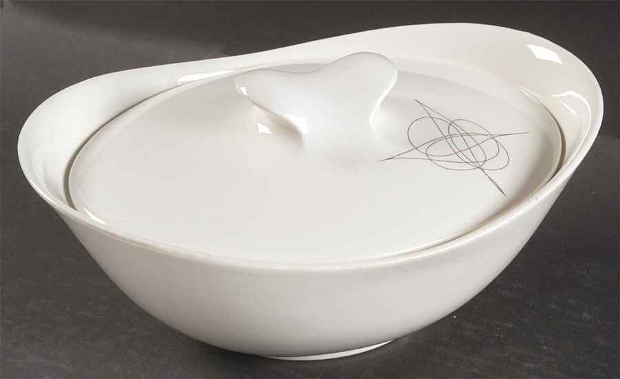 Fantasy (Eva Zeisel) 1.25 Quart Oval Covered Casserole by Hall-1