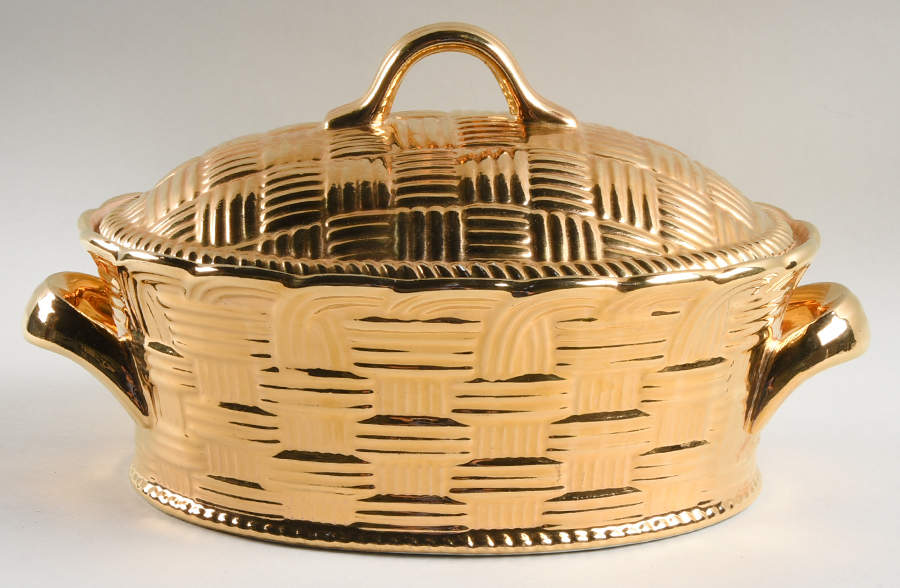 Golden Glo 3 Quart Oval Covered Casserole by Hall-1