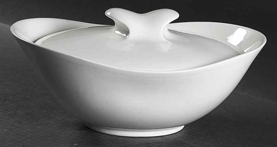 Hallcraft White 2 Quart Oval Covered Casserole by Hall-1