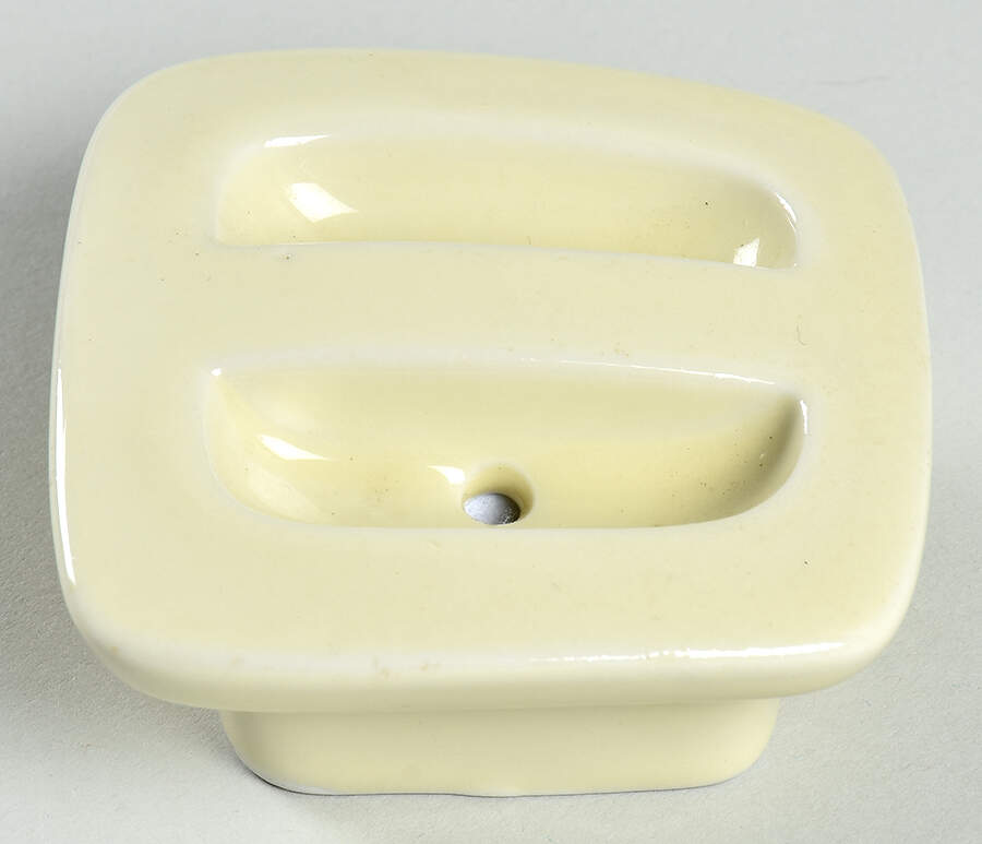 Silhouette Lid for Automobile Teapot by Hall-1