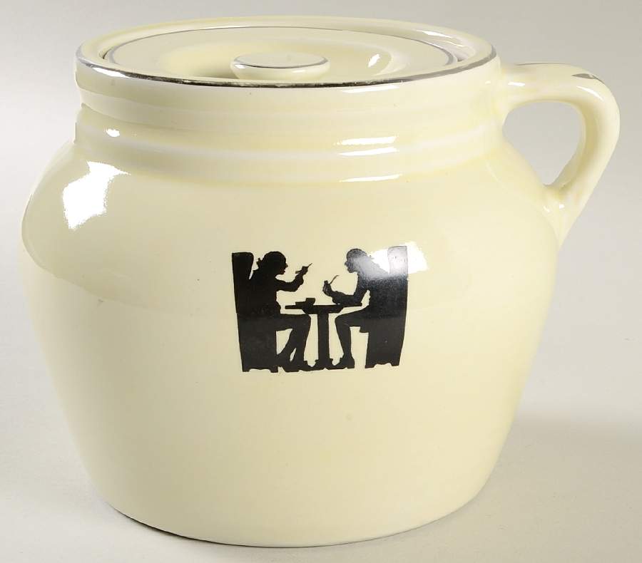 Silhouette 3 Qt New England #4 Bean Pot by Hall-1