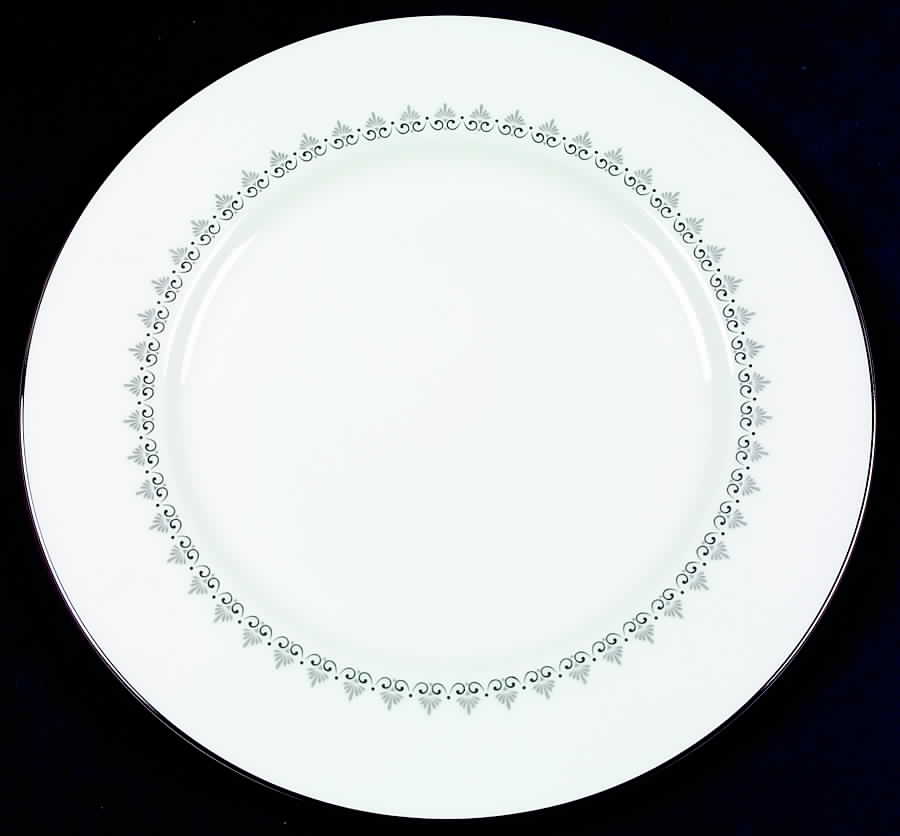 Classic Dinner Plate by Hallmark-1