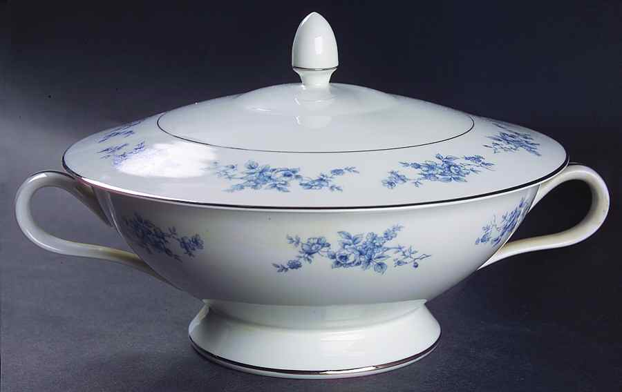 Sheffield Blue Round Covered Vegetable by Hampton (Japan)-1