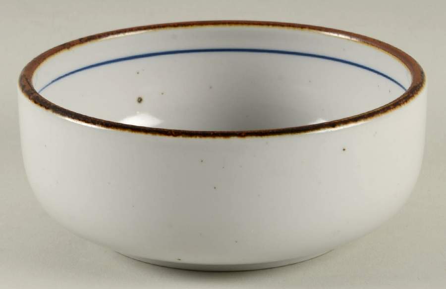 Guide Line Coupe Cereal Bowl by Haniwa-1