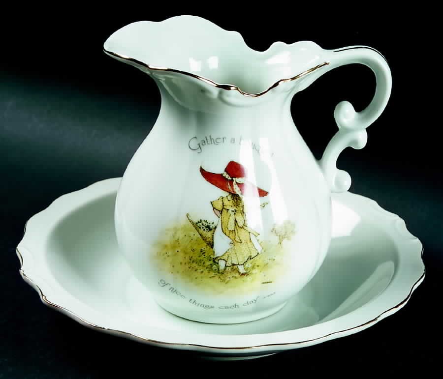 Green Girl 32 Oz Pitcher & Bowl Set by Holly Hobbie-1