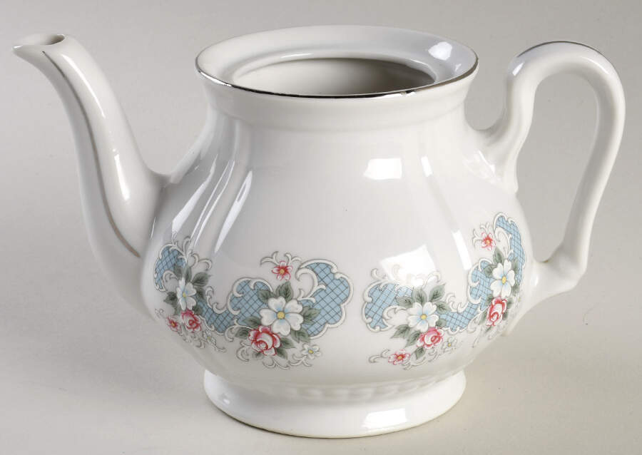 Rose Bud Teapot No Lid by Happy Home-1