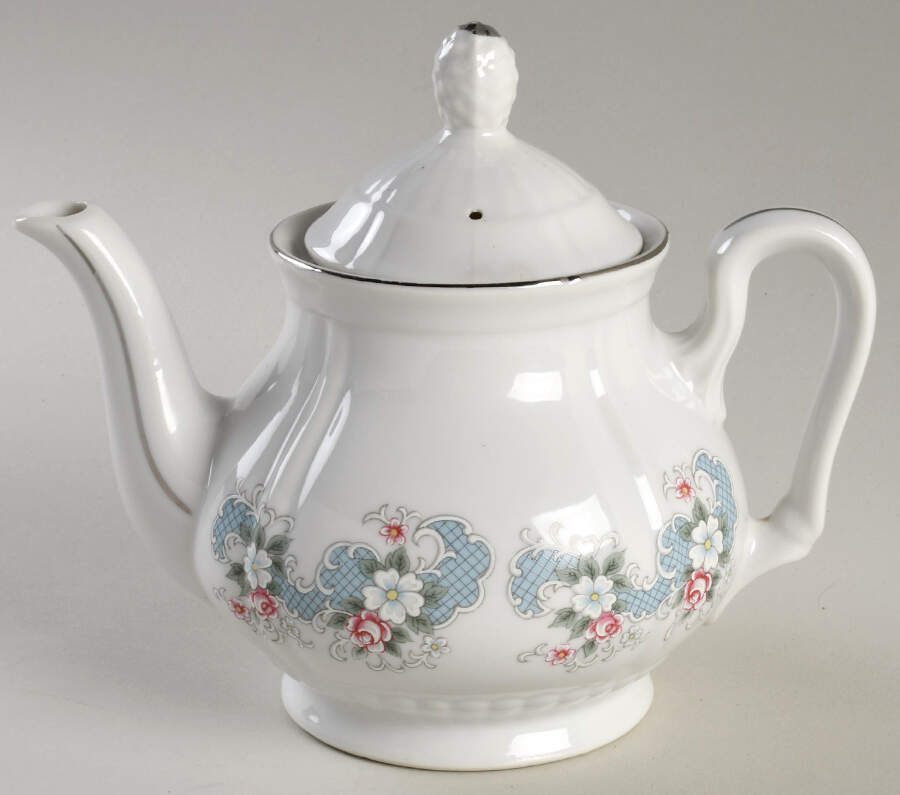 Rose Bud Teapot & Lid by Happy Home-1