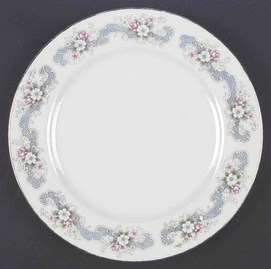 Rose Bud Dinner Plate by Happy Home-1