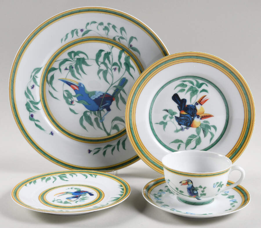 Toucans (Birds) 5 Piece Place Setting by Hermes-1