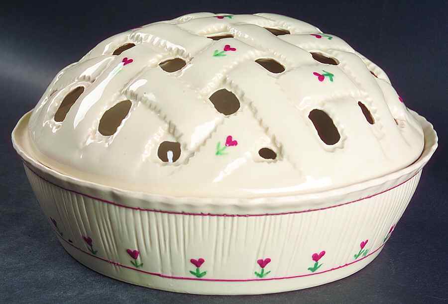 Provincial Posy Pie Plate Safe with Ceramic Lid by Hartstone-1