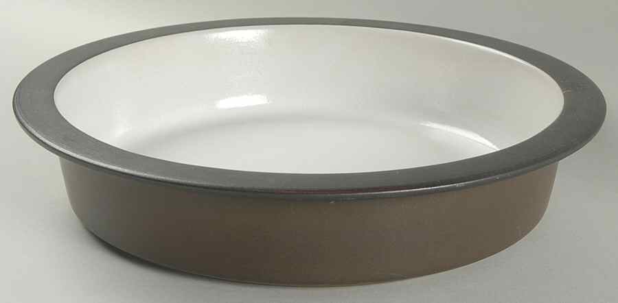 Brown & White (Rim) 11" Round Baker by Heath-1