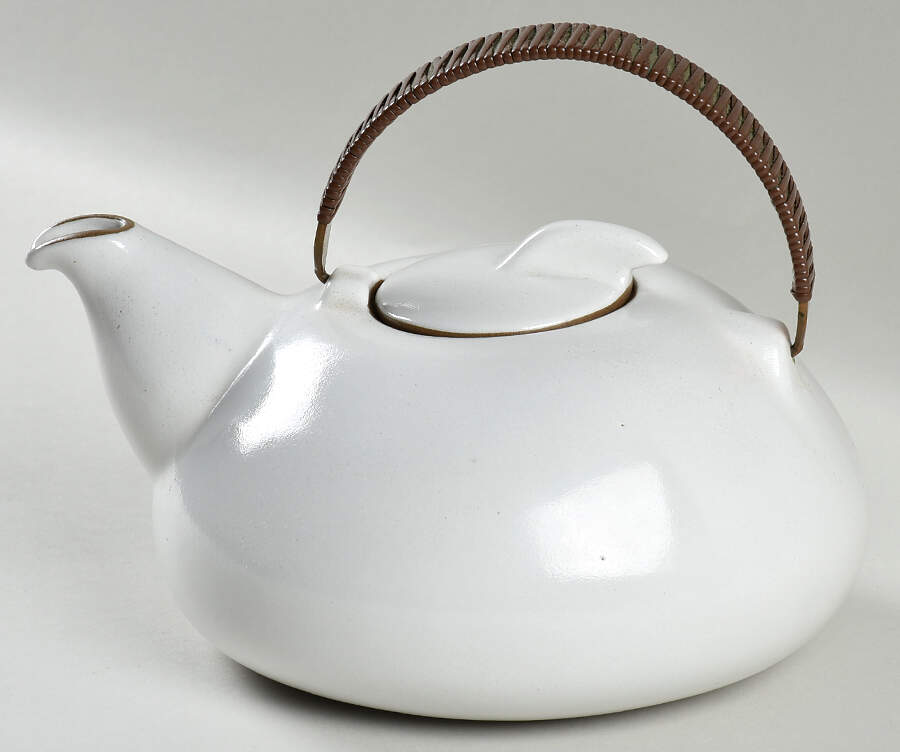 Opaque White (Coupe Shape) Teapot & Lid by Heath-1