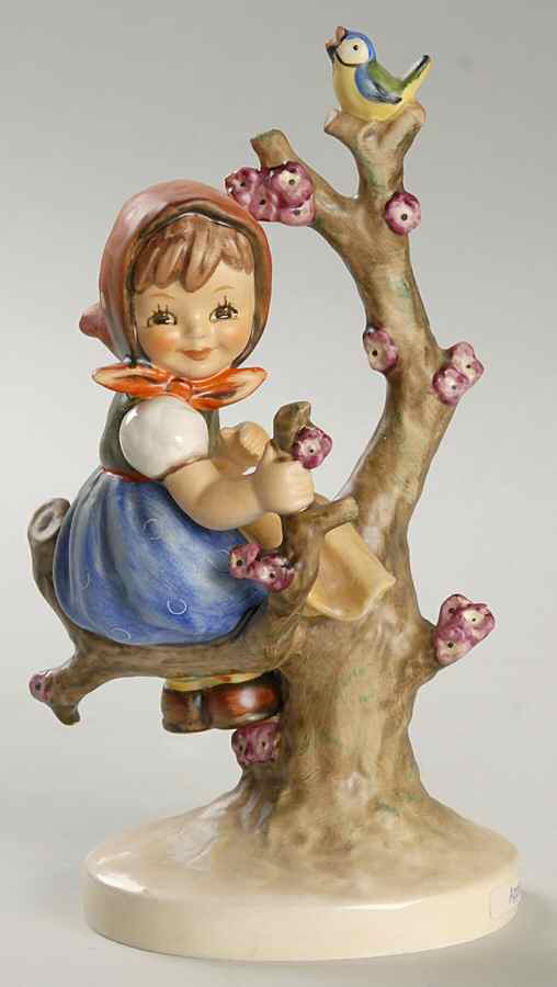 Apple Tree Girl Tm6-Apple Tree Girl - Boxed by M.I. Hummel-1