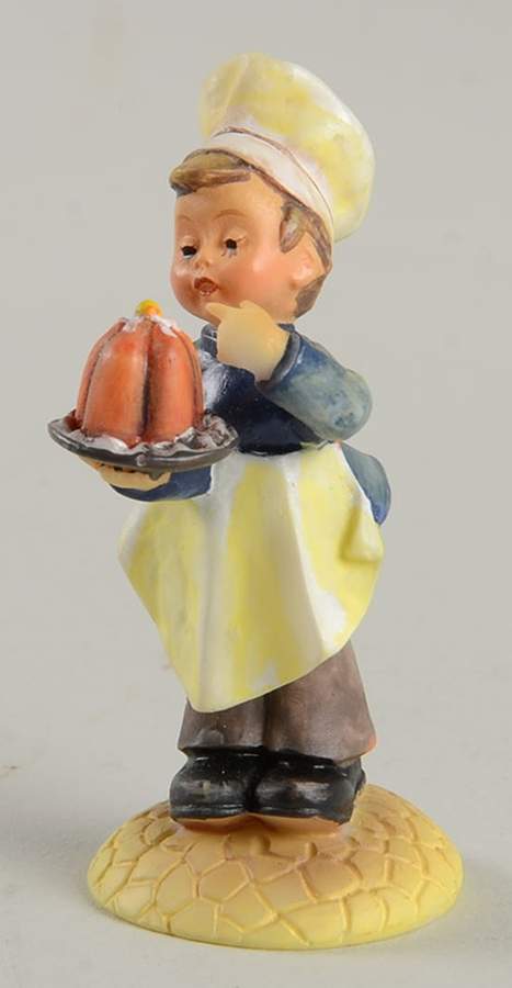 Baker Tm9-Baker-Miniature - Boxed by M.I. Hummel-1