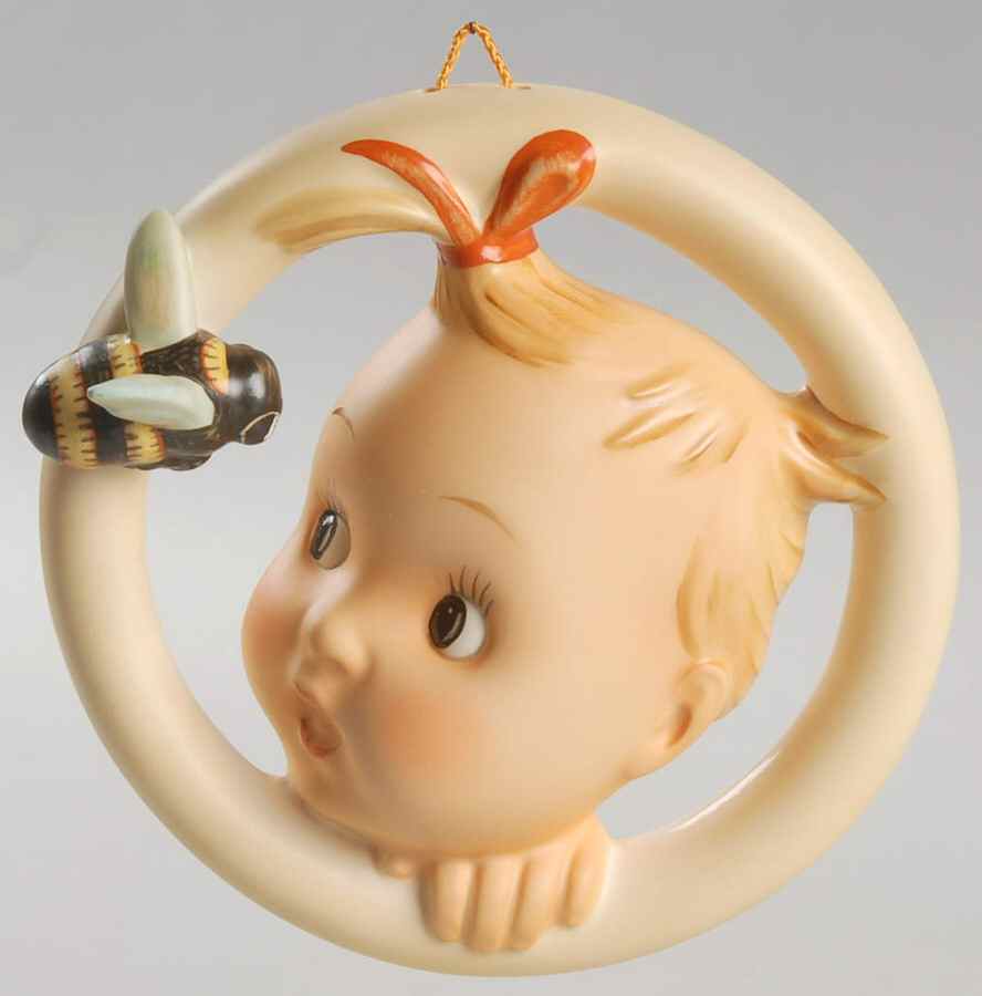 Ba-Bee Ring Tm7-Ba-Bee Ring-Girl - Boxed by M.I. Hummel-1