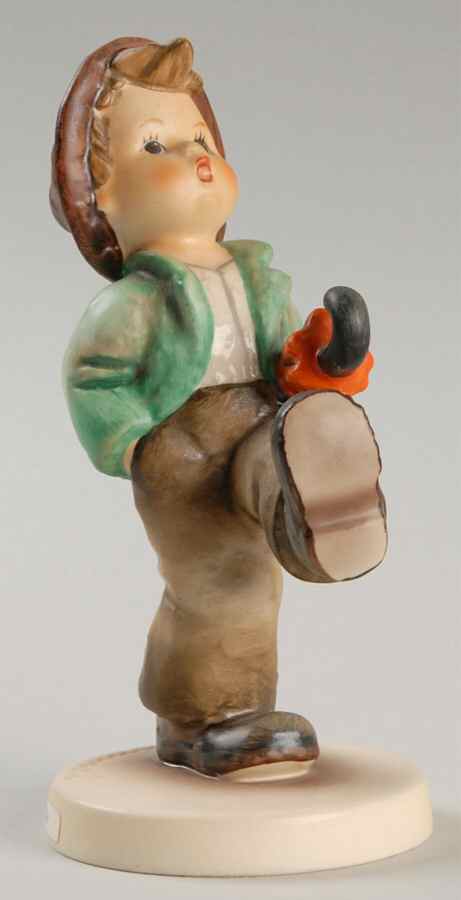 Happy Traveler Tm6-Happy Taveller - No Box by M.I. Hummel-1