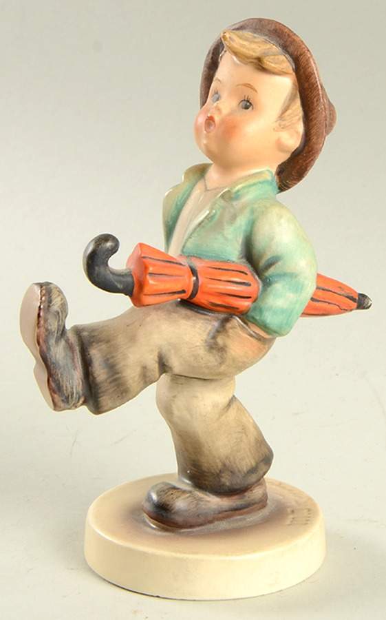 Happy Traveler Tm5-Happy Traveller - No Box by M.I. Hummel-1