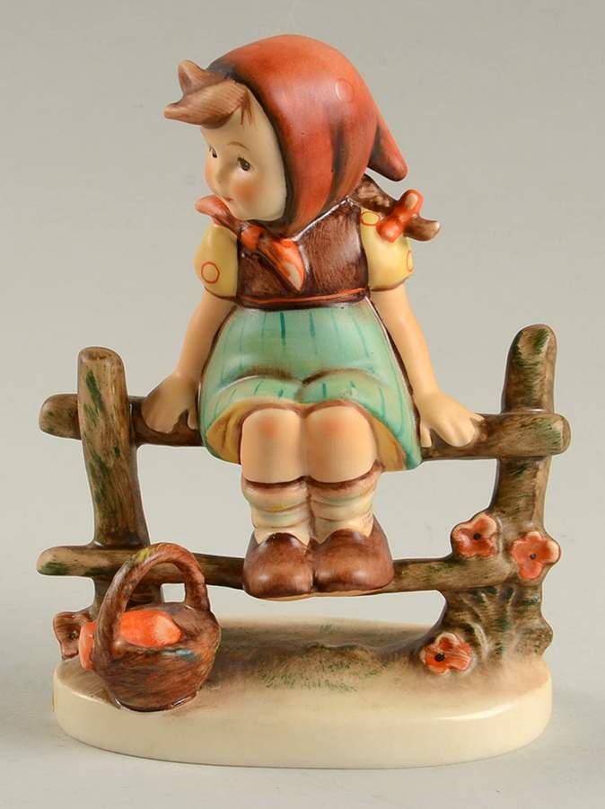 Just Resting Tm6-Just Resting - Boxed by M.I. Hummel-1