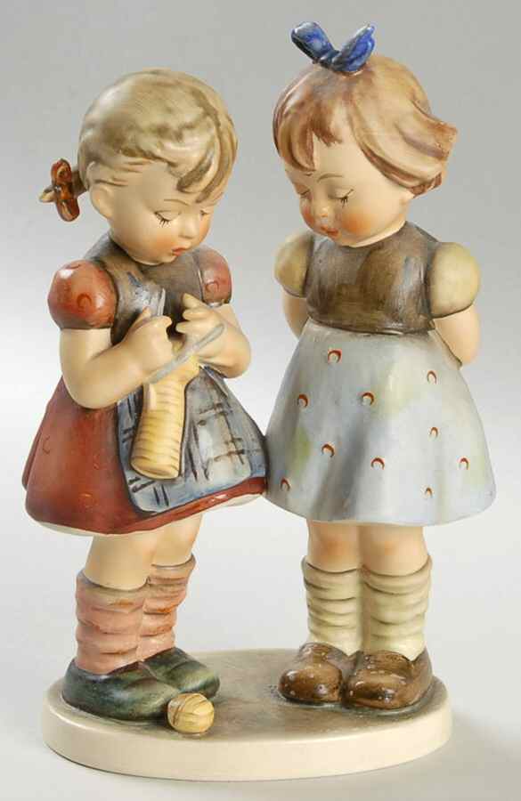 Knitting Lesson Tm4-Knitting Lesson - Boxed by M.I. Hummel-1