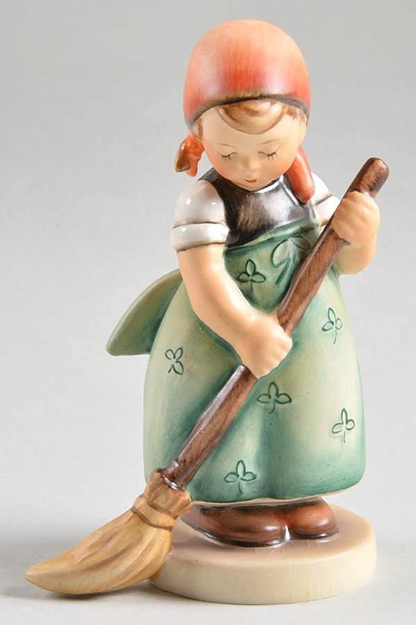 Little Sweeper Tm6-Little Sweeper - No Box by M.I. Hummel-1