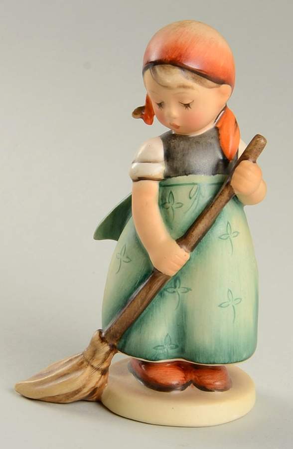 Little Sweeper Tm2-Little Sweeper - No Box by M.I. Hummel-1