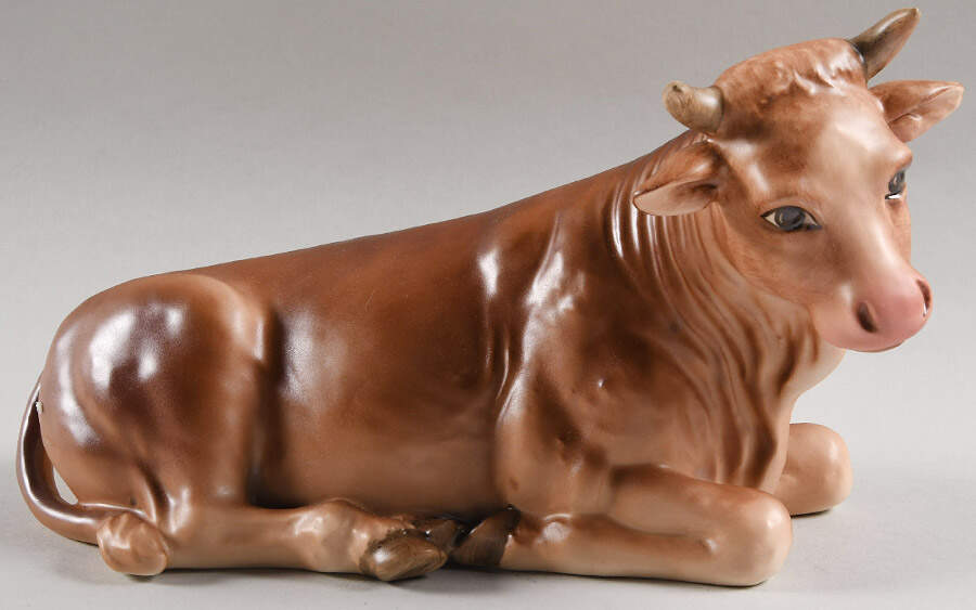 Large Colored Nativity Figurines #260 Tm5-Cow Laying - No Box by M.I. Hummel-1
