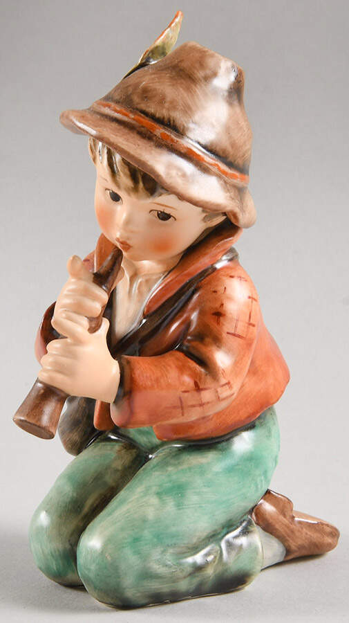 Large Colored Nativity Figurines #260 Tm5-Little Tooter - Boxed by M.I. Hummel-1