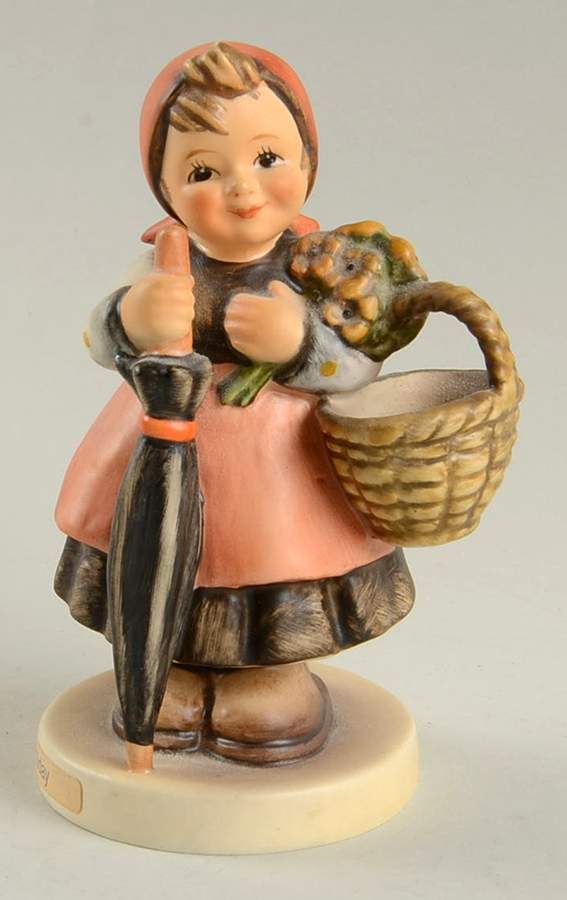 On Holiday Tm6-On Holiday - Boxed by M.I. Hummel-1
