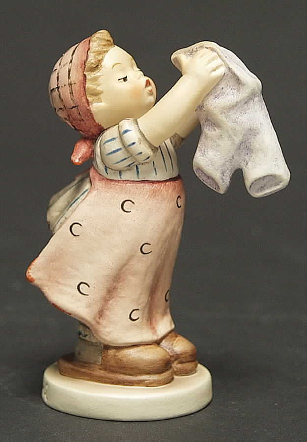 Wash Day Tm6-Wash Day - No Box by M.I. Hummel-1