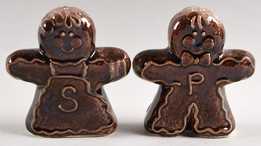 Brown Drip (House and Garden, Mirror Brown) Figural Salt & Pepper Set by Hull-1
