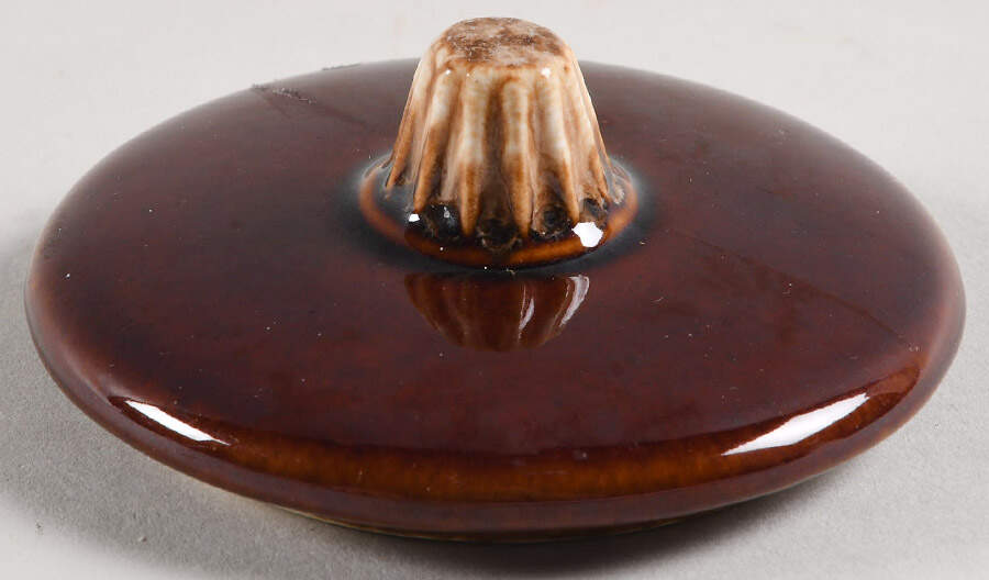 Brown Drip (House and Garden, Mirror Brown) Lid for Sugar Bowl by Hull-1