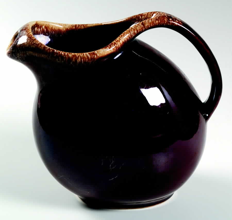 Brown Drip (House and Garden, Mirror Brown) 52 Oz Jug by Hull-1