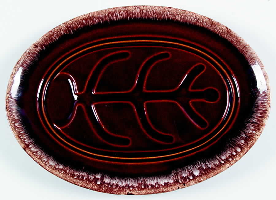Brown Drip (House and Garden, Mirror Brown) 14" Oval Steak Platter by Hull-1