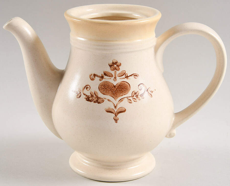 Heartland Coffee Pot No Lid by Hull-1