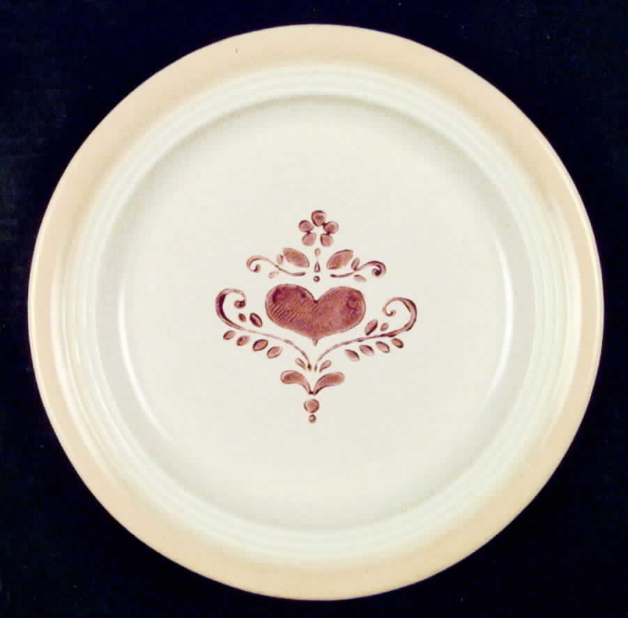 Heartland Dinner Plate by Hull-1