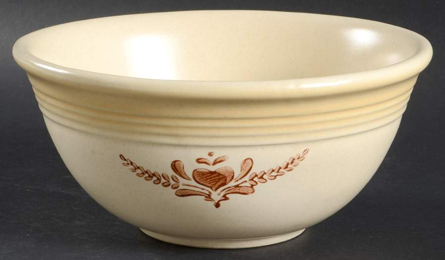 Heartland 8" Mixing Bowl by Hull-1