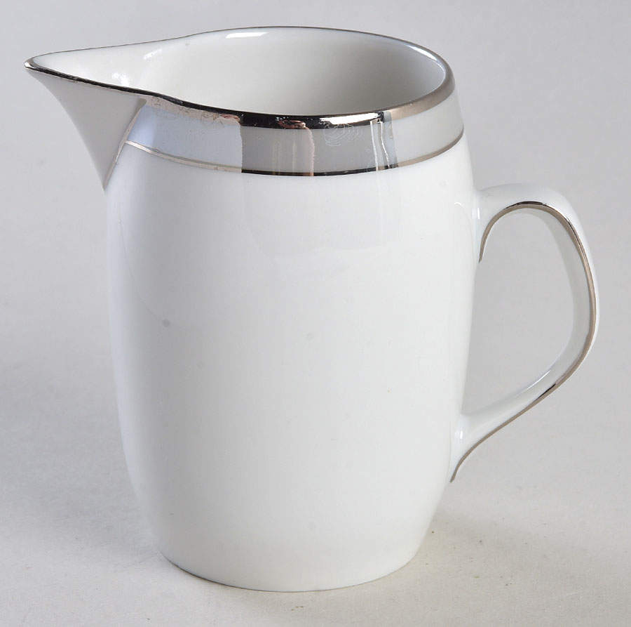 04811 Creamer by Hutschenreuther-1