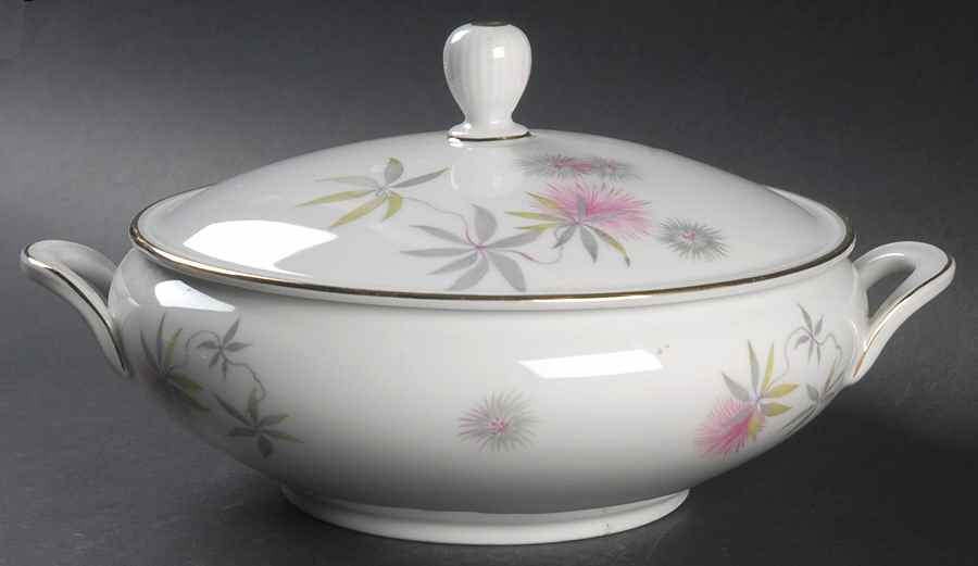 1672 8" Round Vegetable Bowl by Hutschenreuther-1