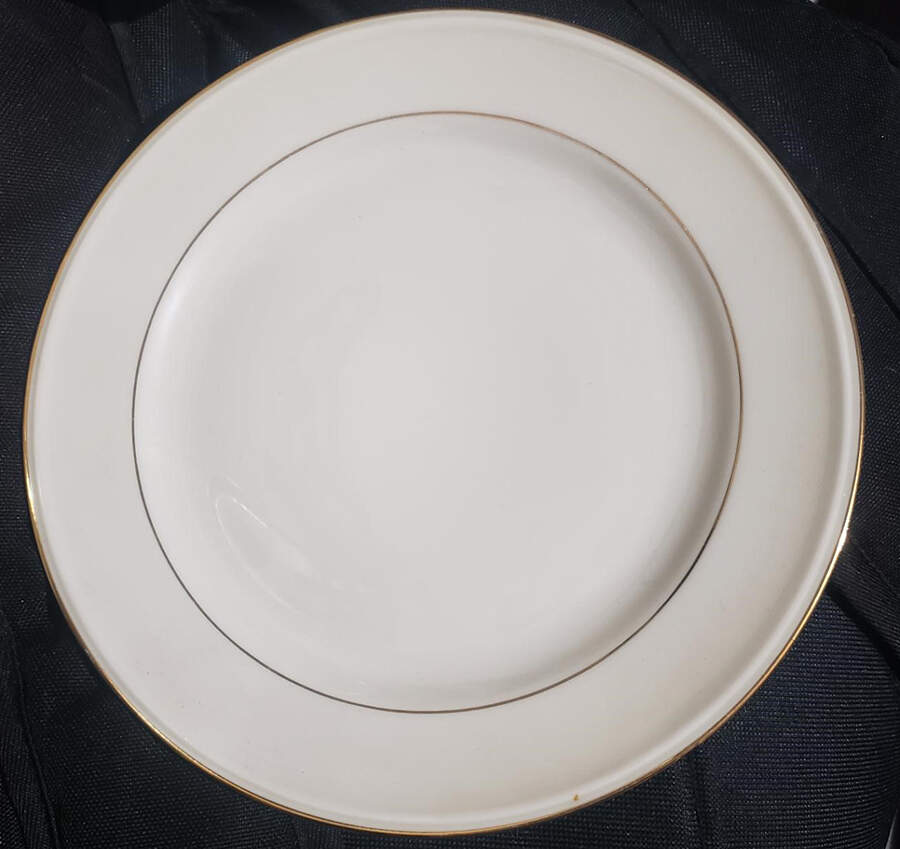 1685 Dinner Plate by Hutschenreuther-1