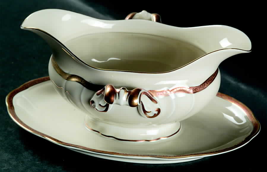 30728 Gravy Boat with Attached Underplate by Hutschenreuther-1