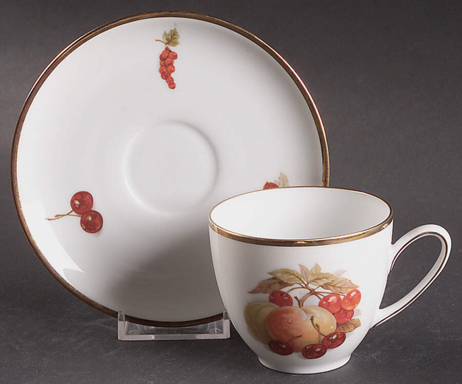5025 Flat Cup & Saucer Set by Hutschenreuther-1
